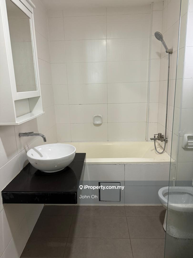 Subang Jaya Freehold Condominiums and Service Residence unit for Sale.