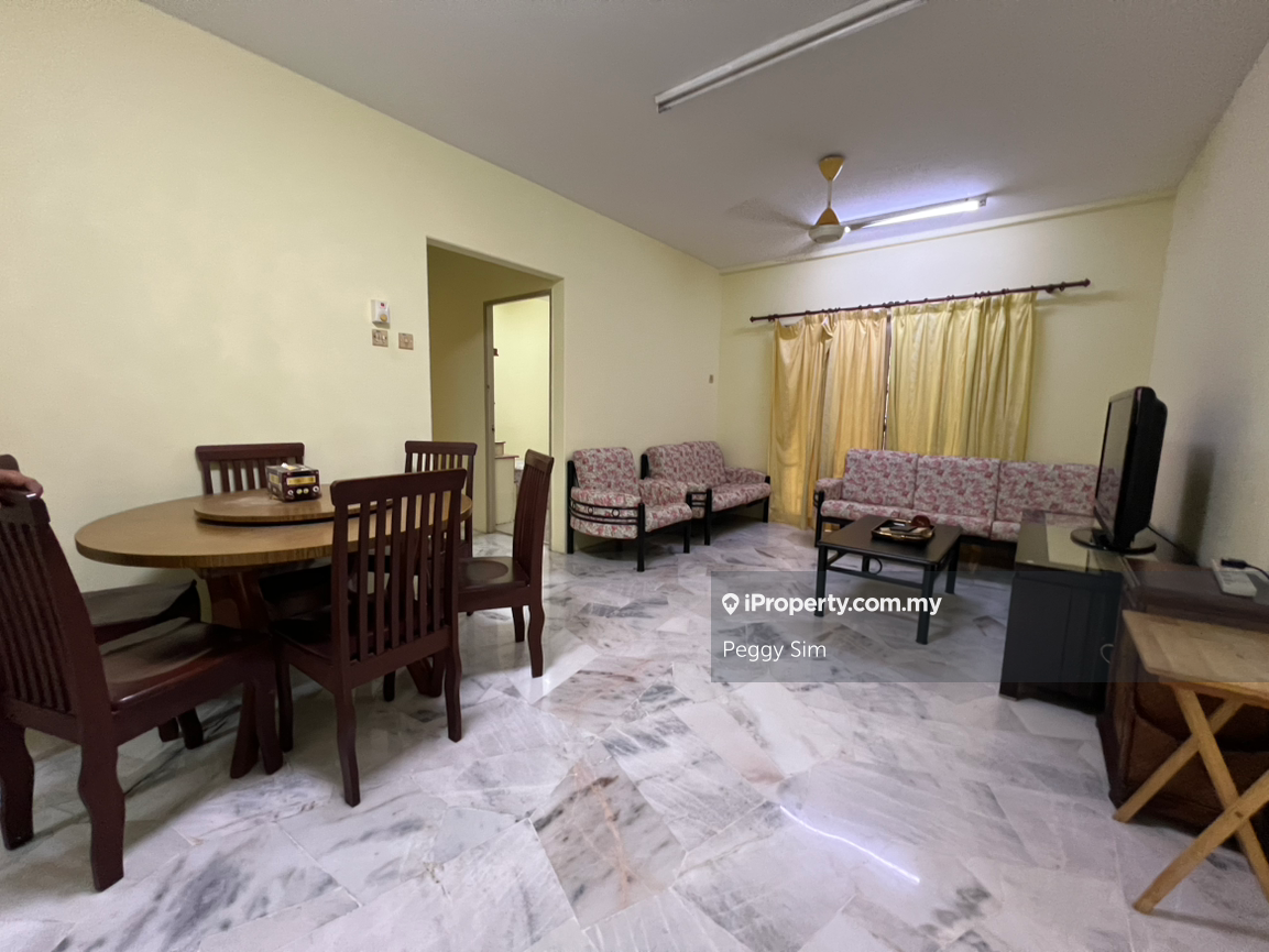 Fully furnished well kept 