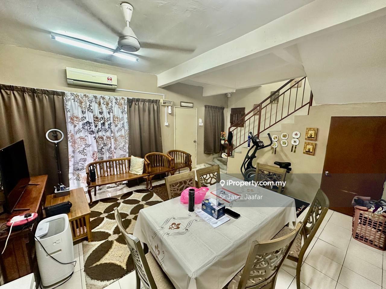 Freehold Double Storey Terrace Taman Tamu Hill Batang Kali For Sale