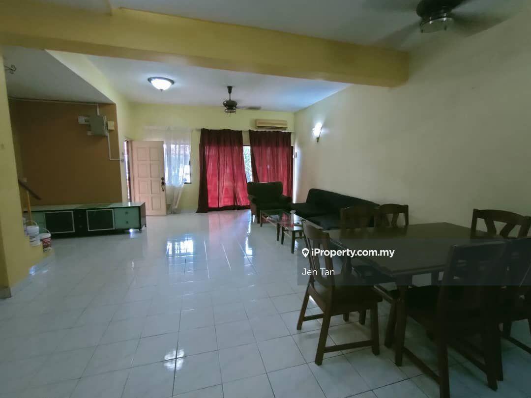 Terrace house in Bukit Rimau for Rent