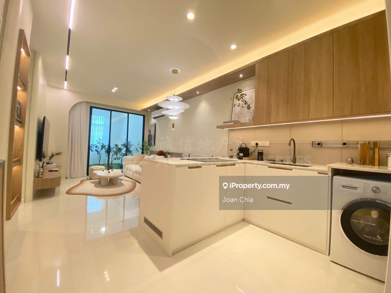 Aliva @ Mount Austin, Limited Unit for Type A, 595 sq.ft.