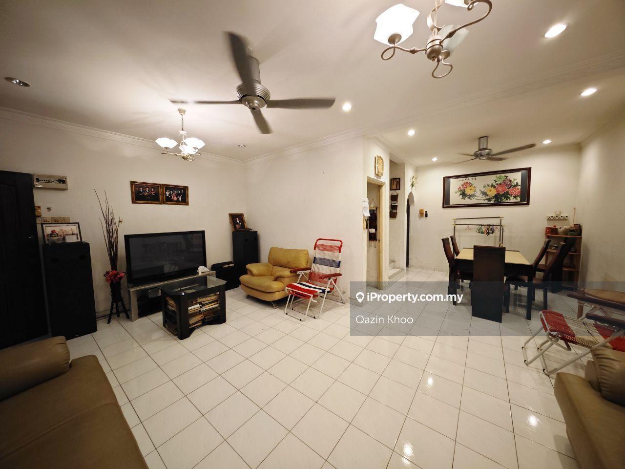 Kitchen Fully Extended, Auto Gate Installed, Good Condition