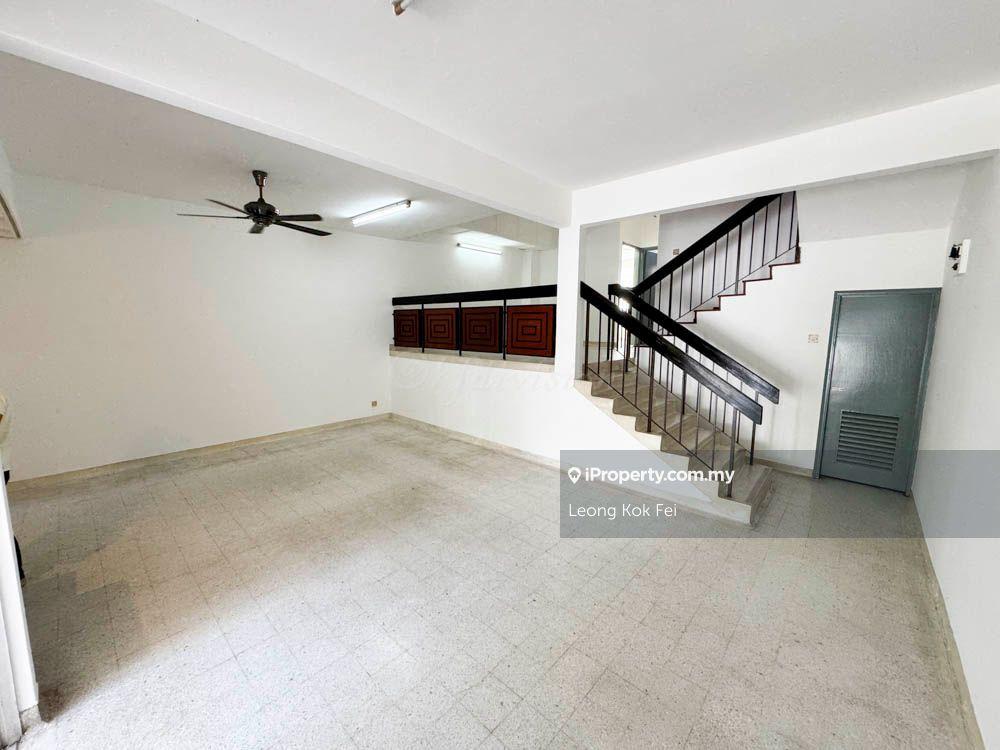 Situated in a convenient location, close to all local amenities