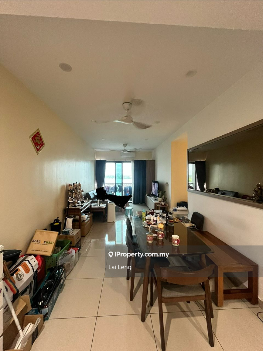Skyvilla D'Isand Puchong - Stunning Lake View Condo for Sale 