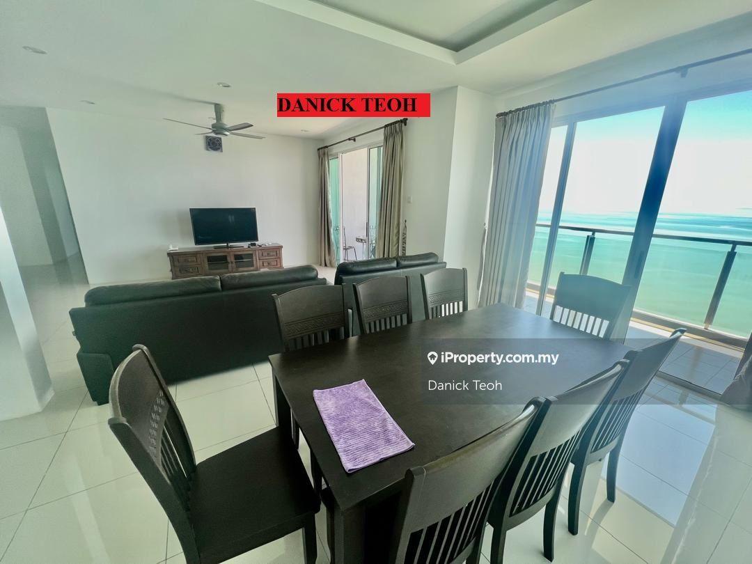 10 Island Resort 2500sf Condominium Seaview Located in Batu Ferringhi