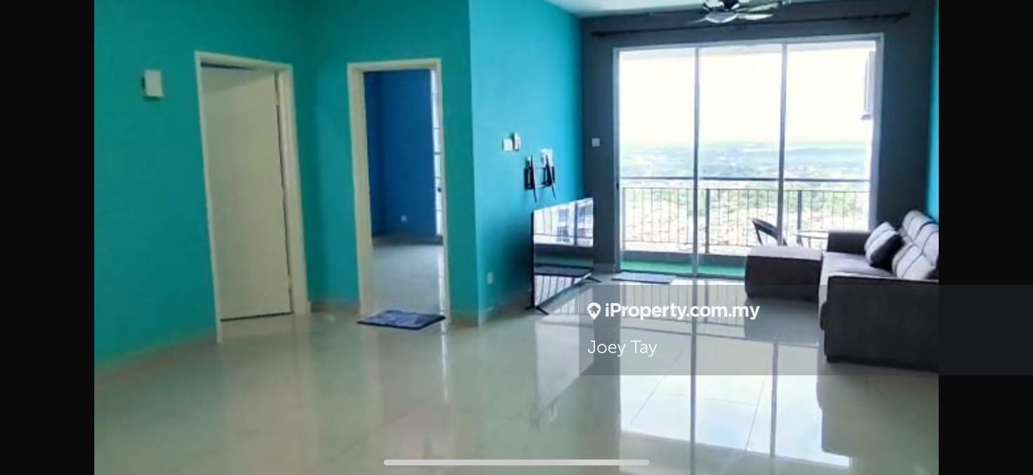 Permas 2 bedroom with new painting , ready to move in