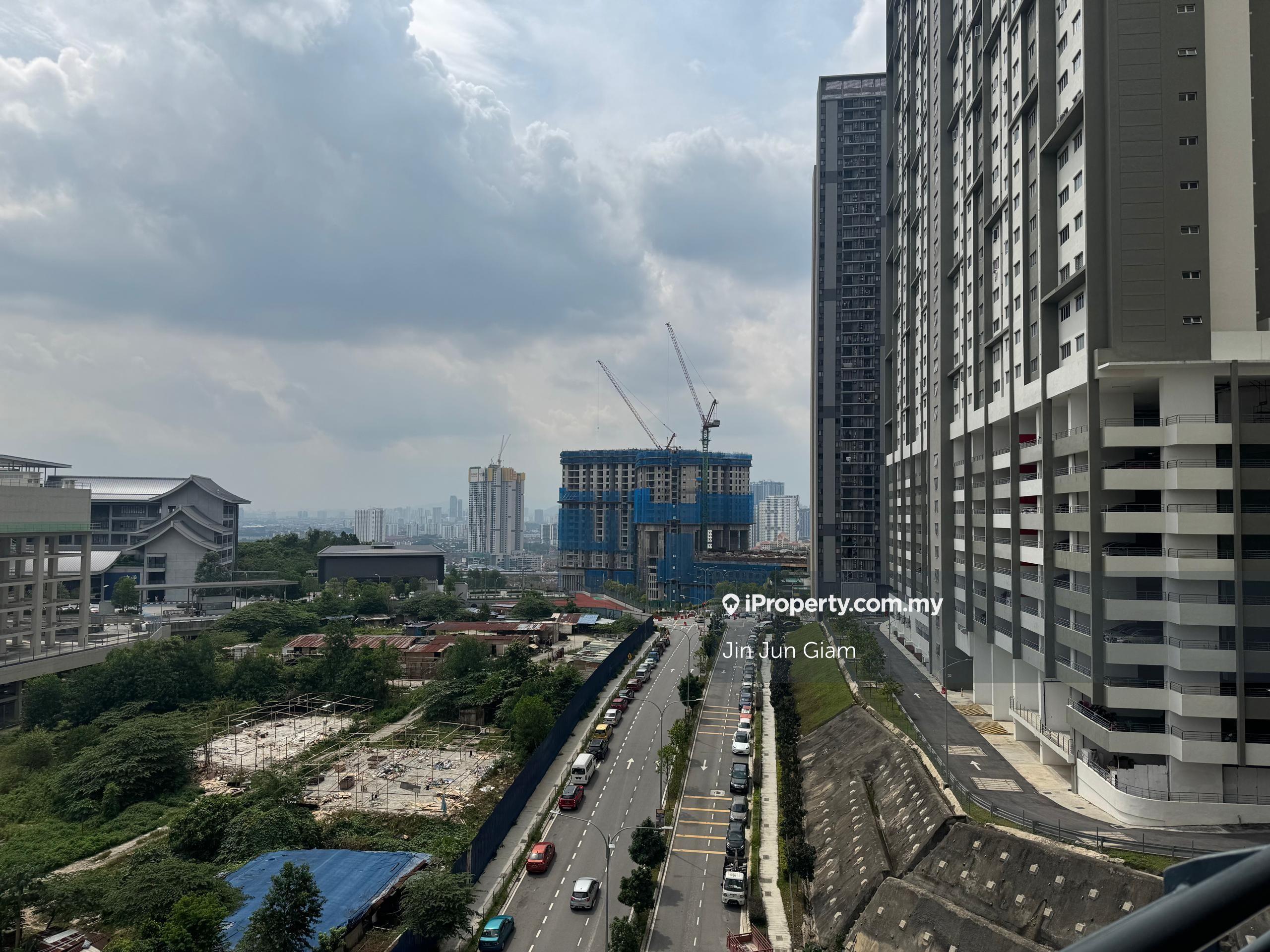Residence Right Opposite Tzu Chi Int School