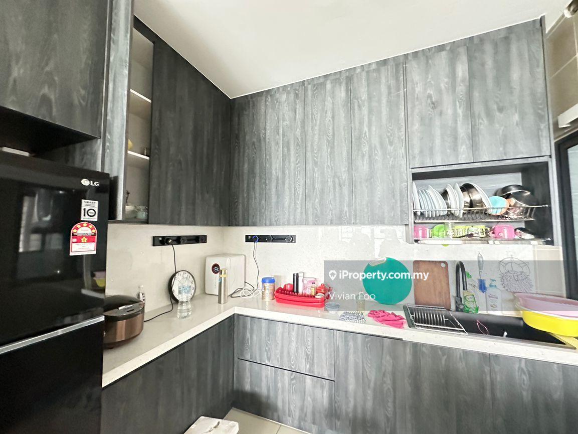 Fortune perdana lake view sale / partly furnished / well kept 