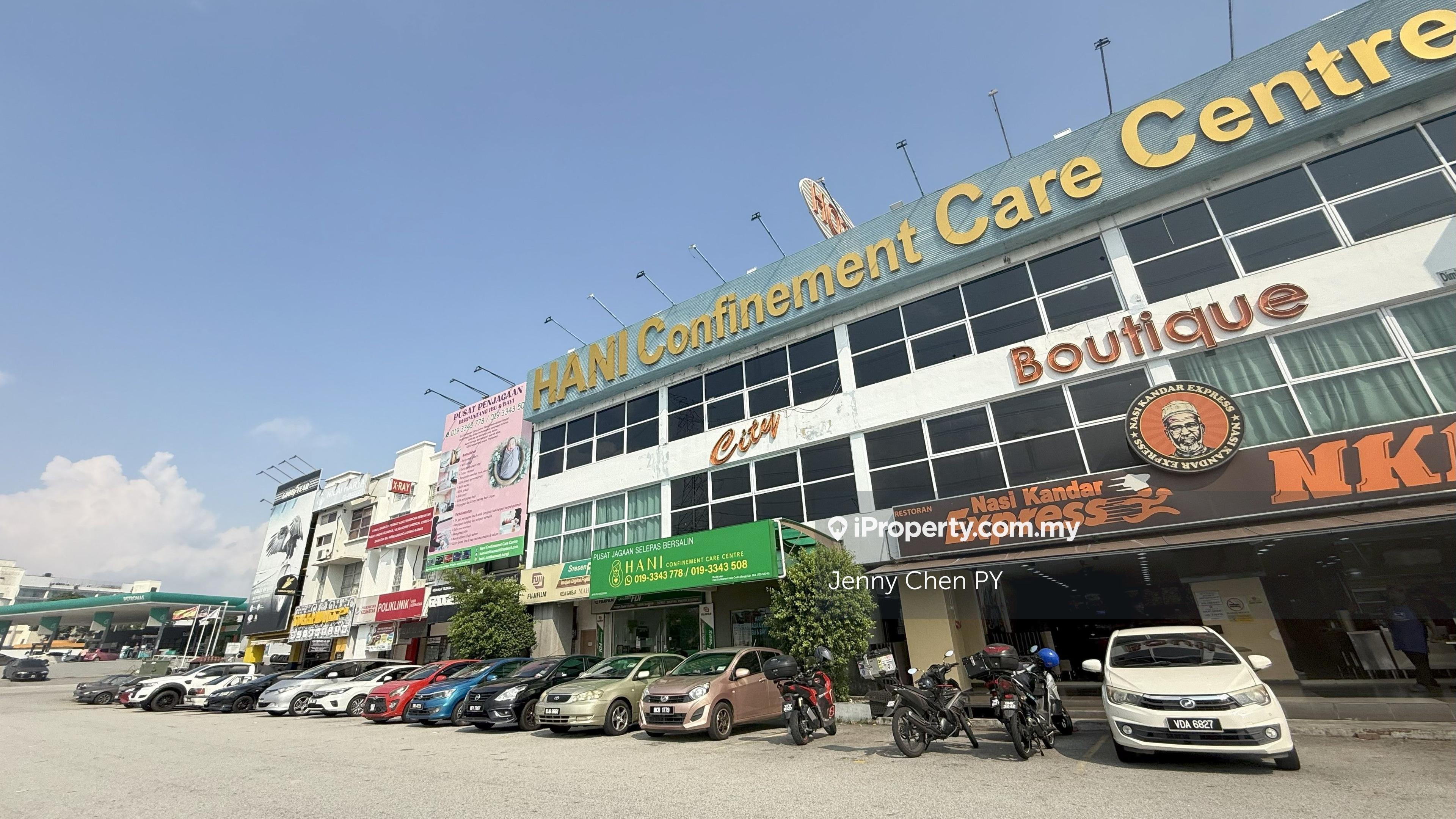 Cheap and Nice 3 storey Shop Lot @ Bandar Baru Bangi For Sale
