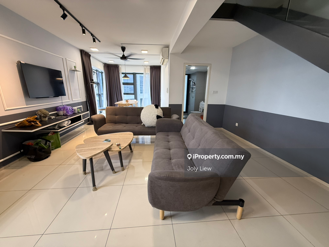 High floor unit , good view, whatsapp for more info