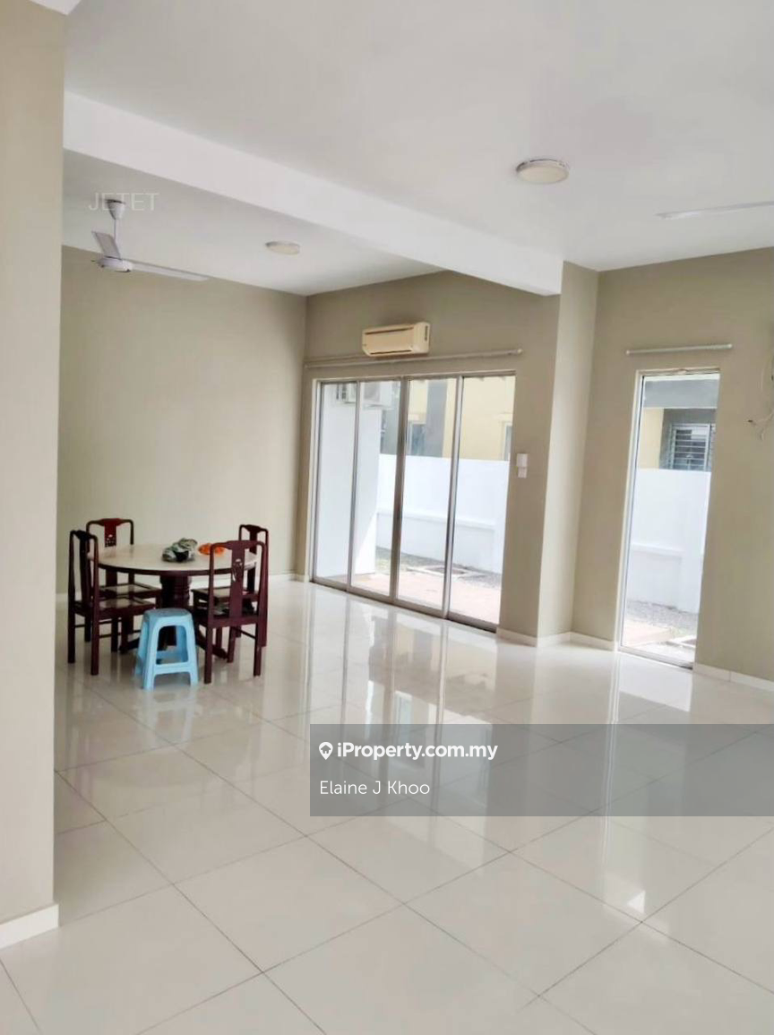Bandar Parklands Klang 2sty Semi-D 380sqft partially furnished for ren