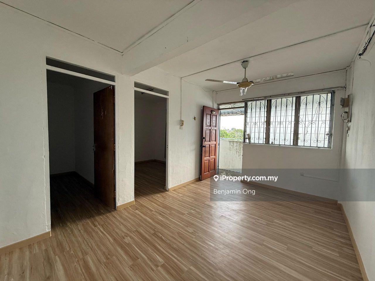 Tun Aminah Low Cost Flat Level 1
