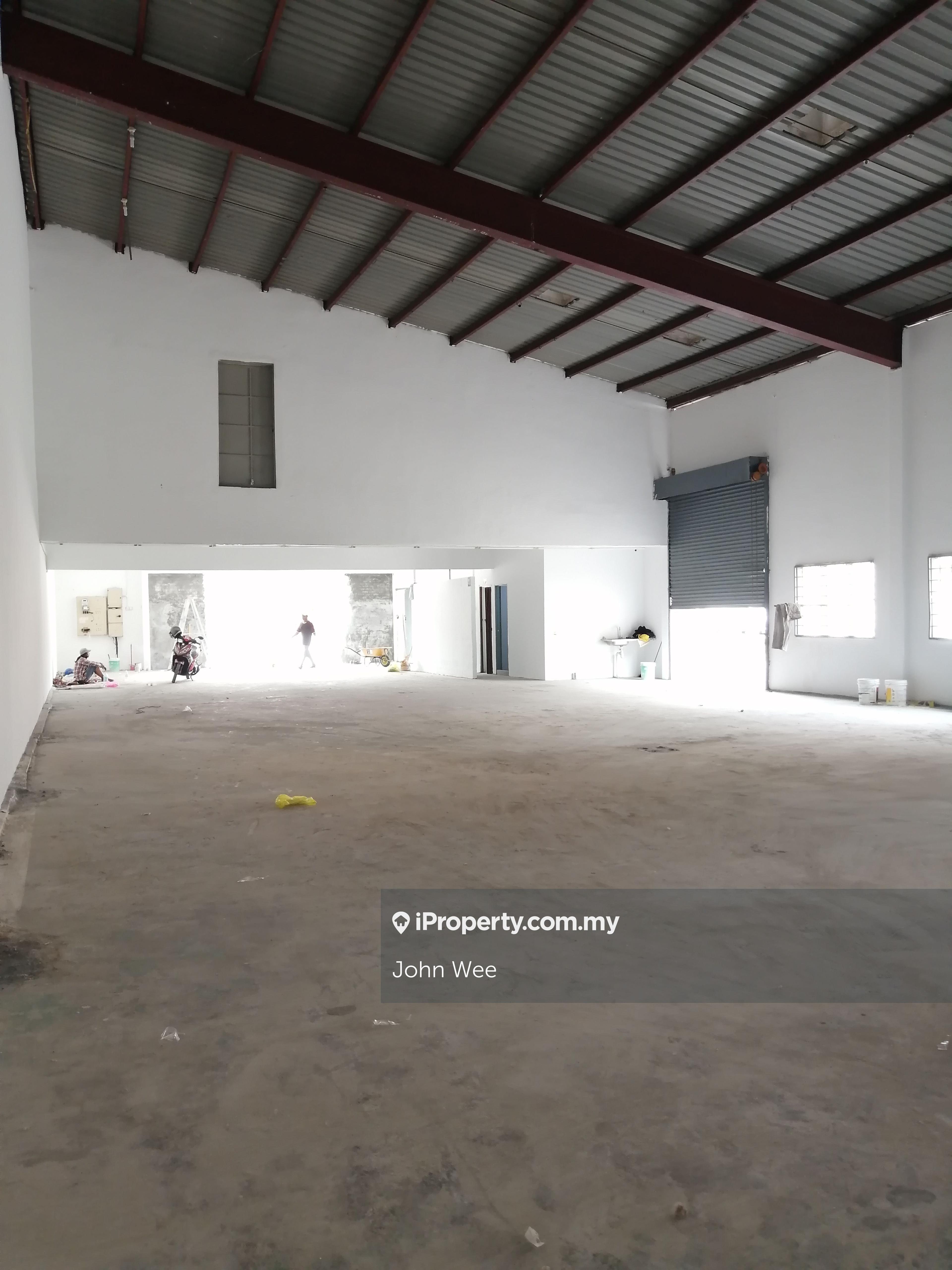 Logistics-friendly factory @ Taman Perindustrian Puchong.