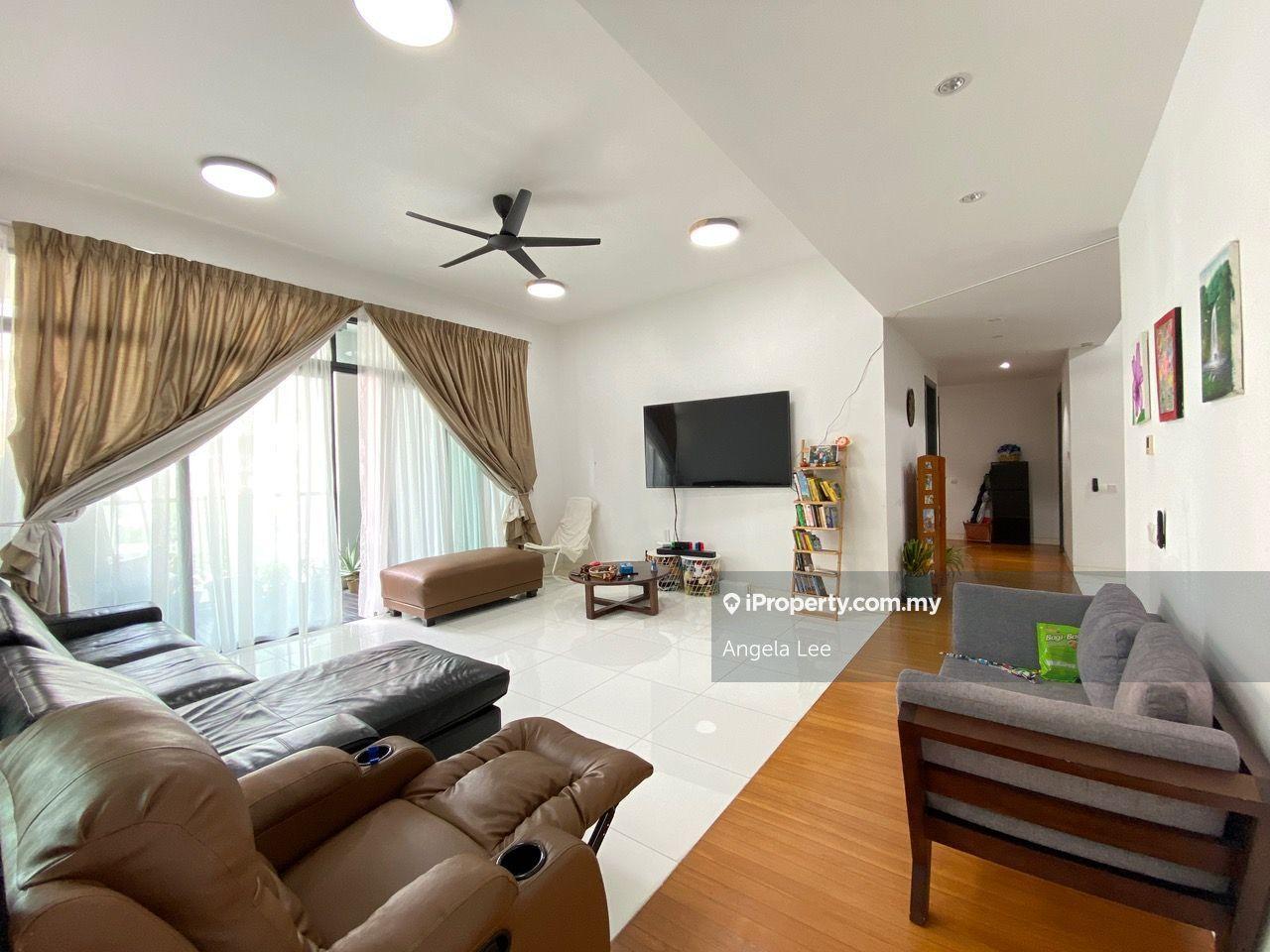 Ampersand Low Density Exclusive Living 2,497sf For Sale
