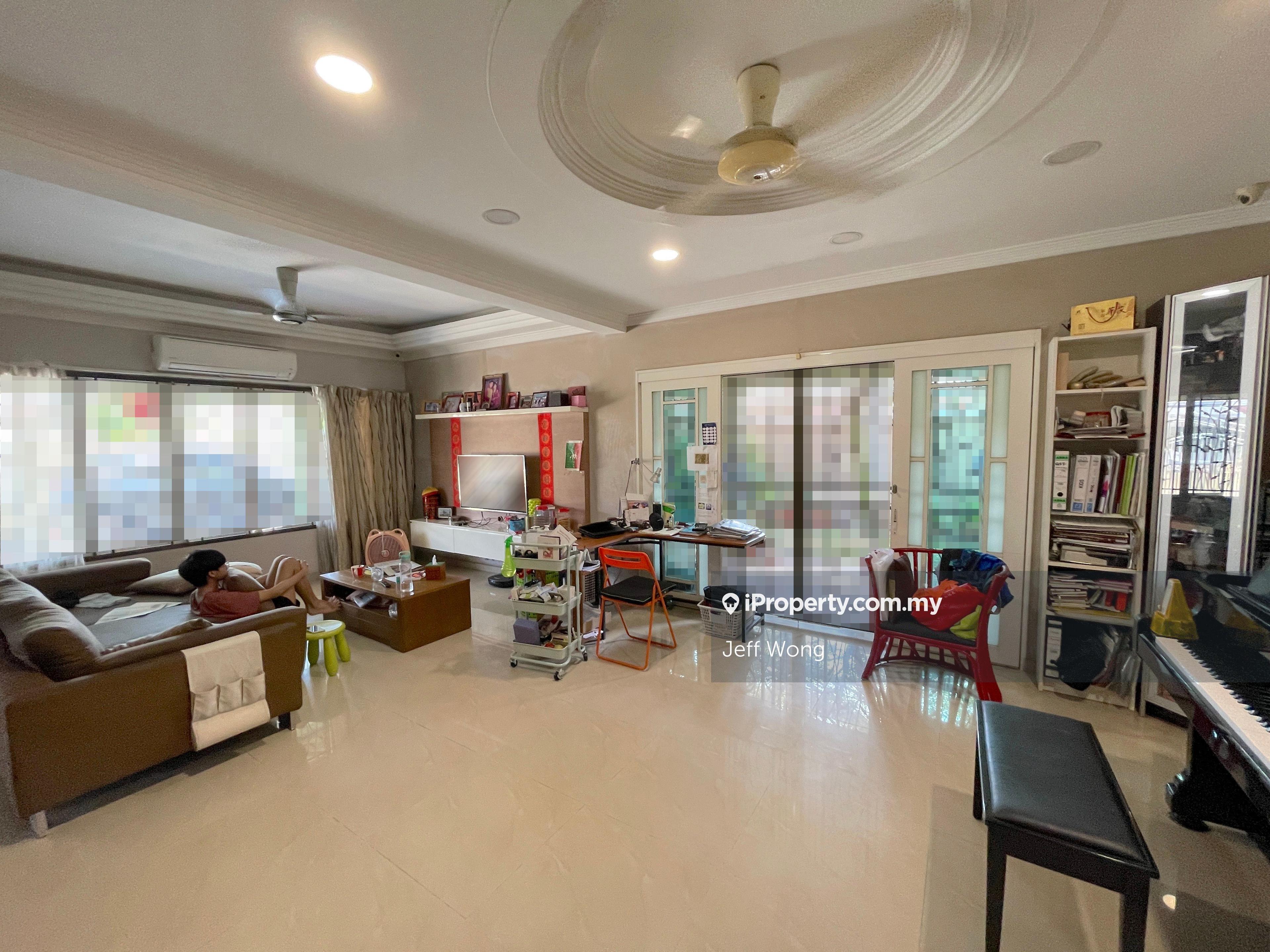 Corner house for sale @ Seri Utama
