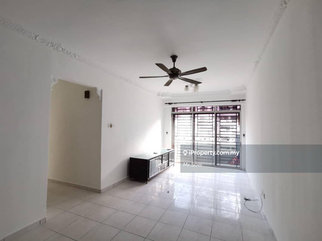Sri Akasia Apartment @ Tampoi Indah 3 Rooms 2 Toilets