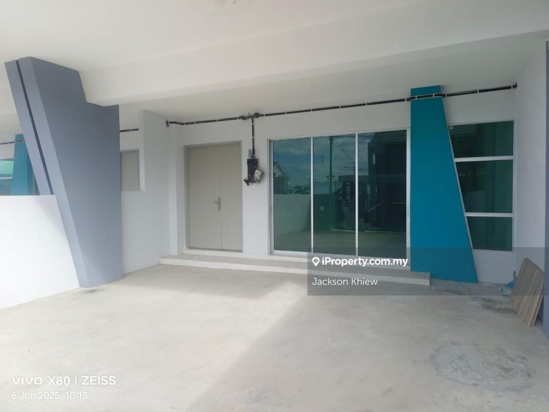 Ipoh Lahat Sentosa (Mosey Hill) Double Storey House For Rent