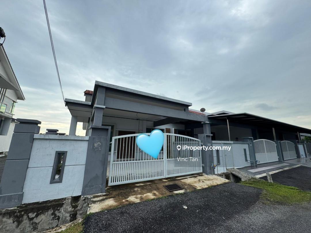 Corner Endlot 1 Storey Terrace Rare unit available For Sale