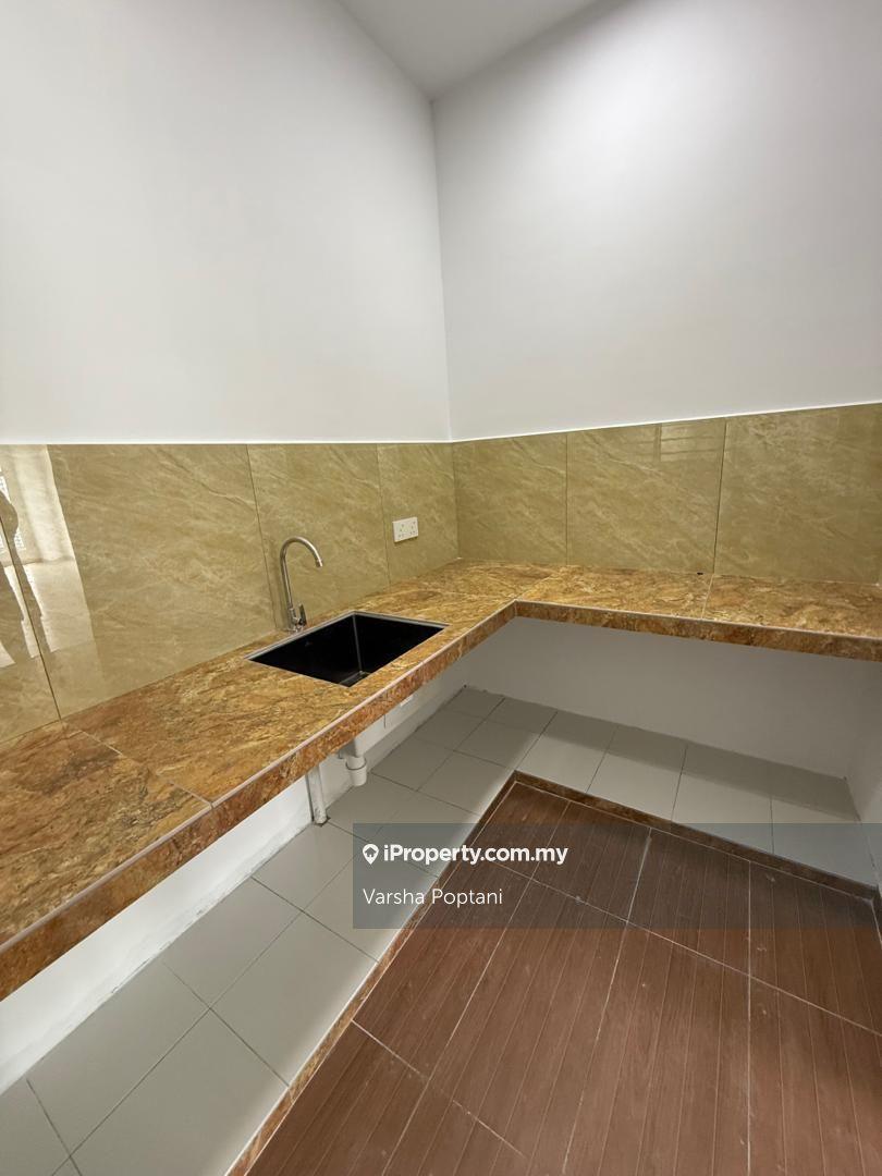 Residensi Brickfields 2r2b partly fur Brand New walking distance Lrt