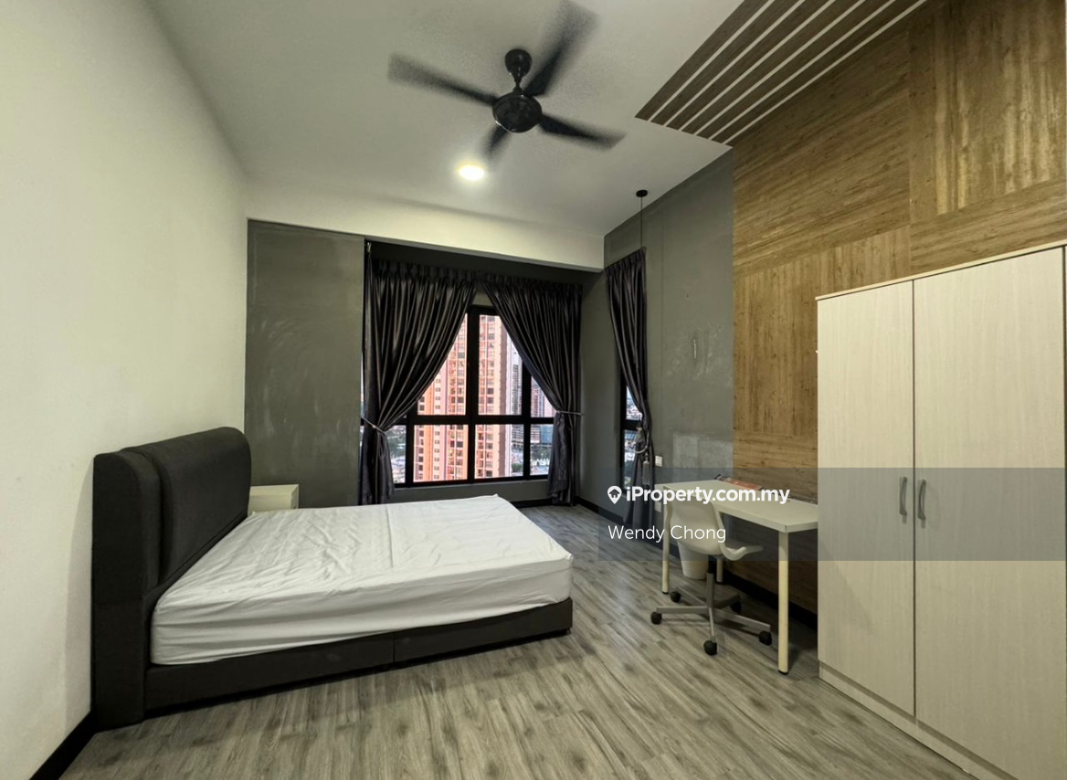 Many rooms available 