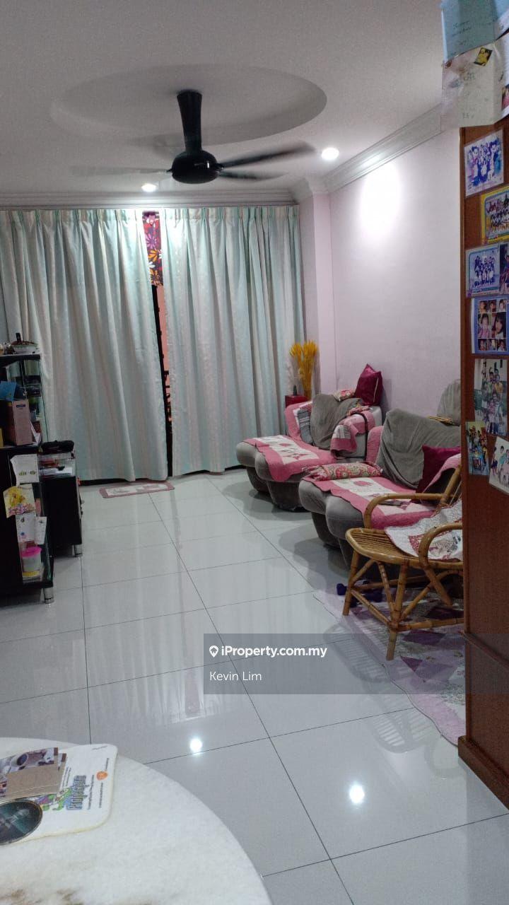 Sunny Ville 1050sf Fully Renovated and Furnished 3 Bedroom and 2 Bath