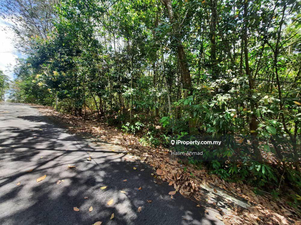 1.1 ekar Tanah kosong Jalan Limau Bali Desa Pinggiran Putra Putrajaya