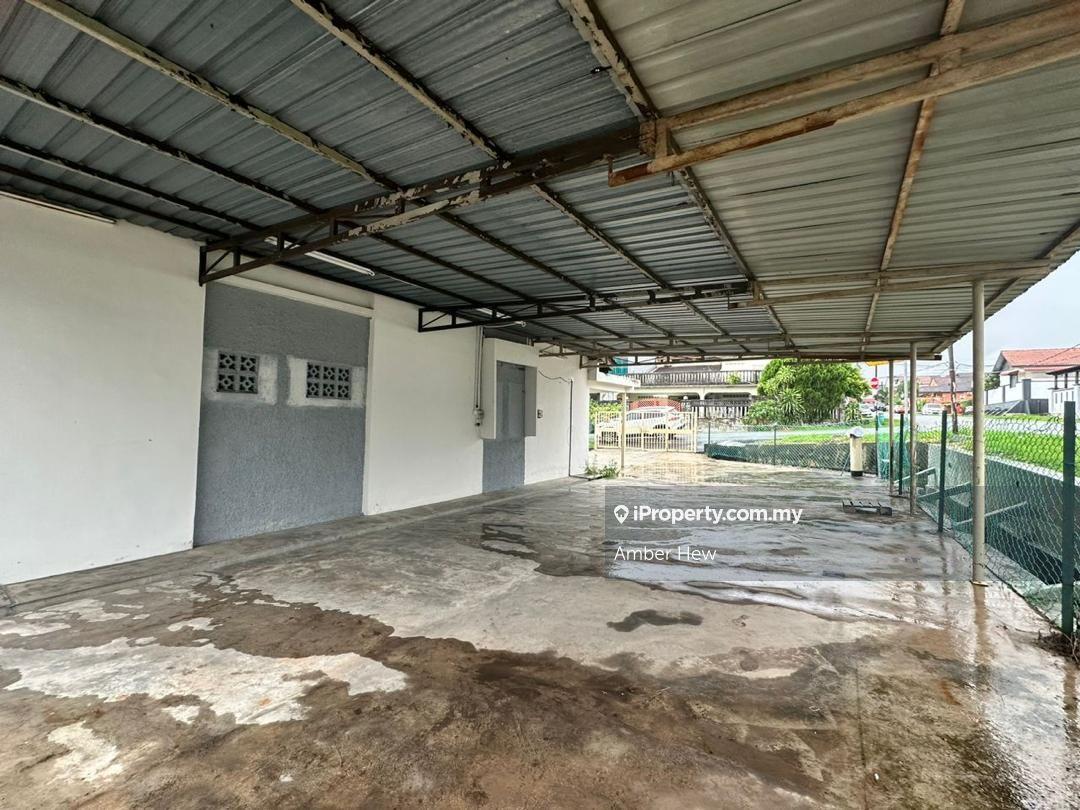 Johor Jaya Single storey corner landed House 15km to Ciq JB town