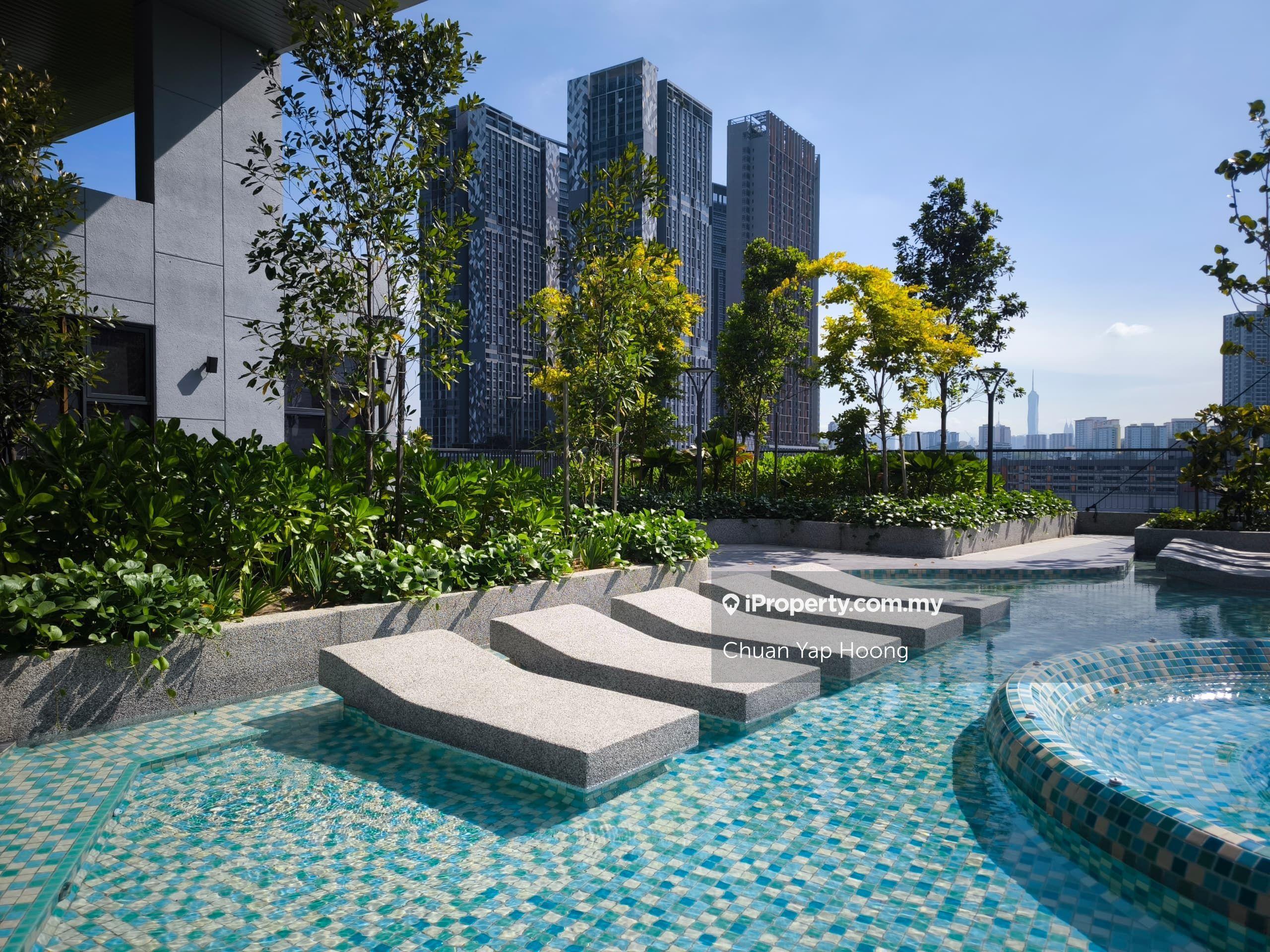 Brand new 4 Bedroom 2 Bathroom Lake View Unit