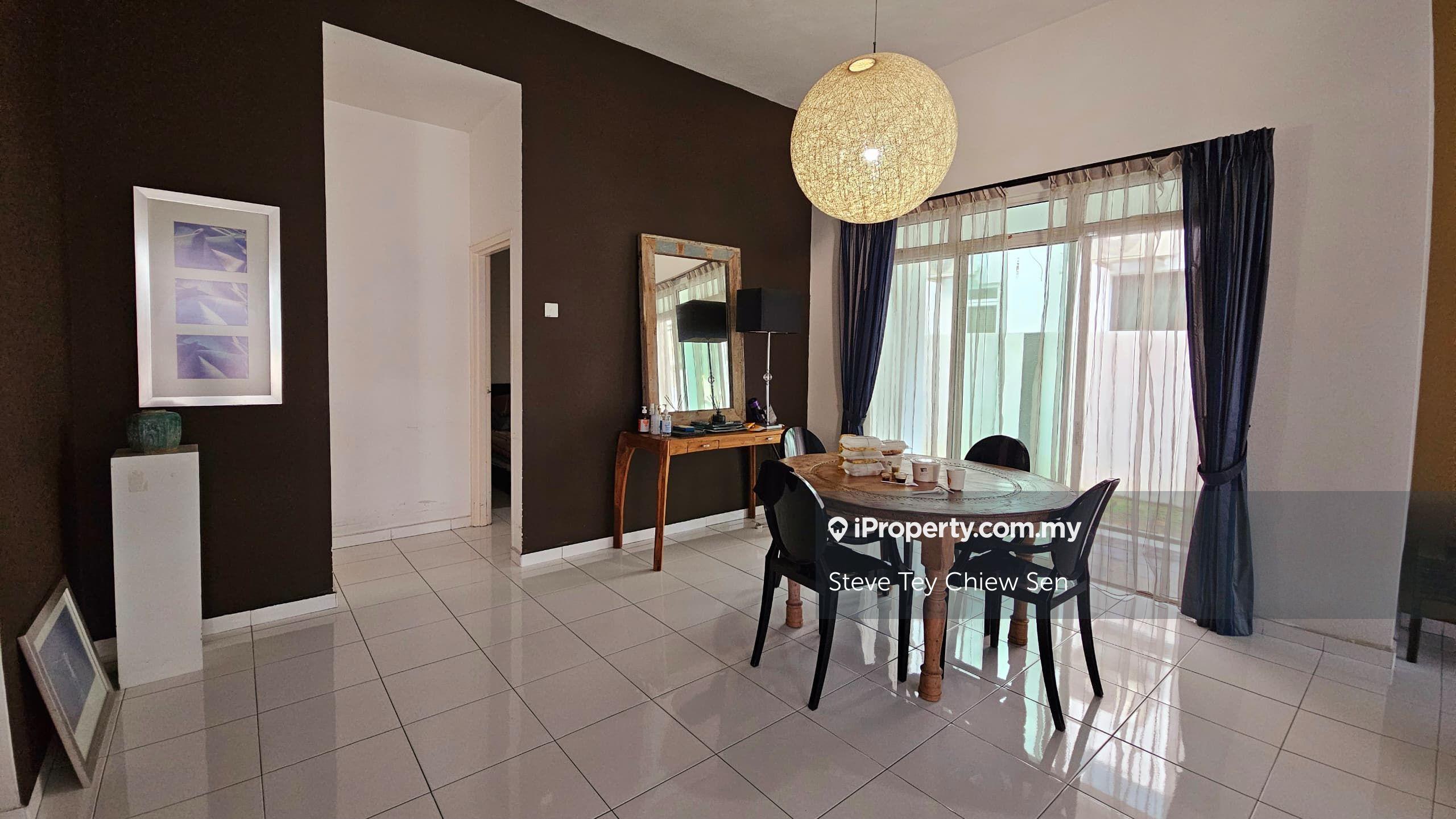 Casa Amira 2 storey bumi Lot semi d for sales