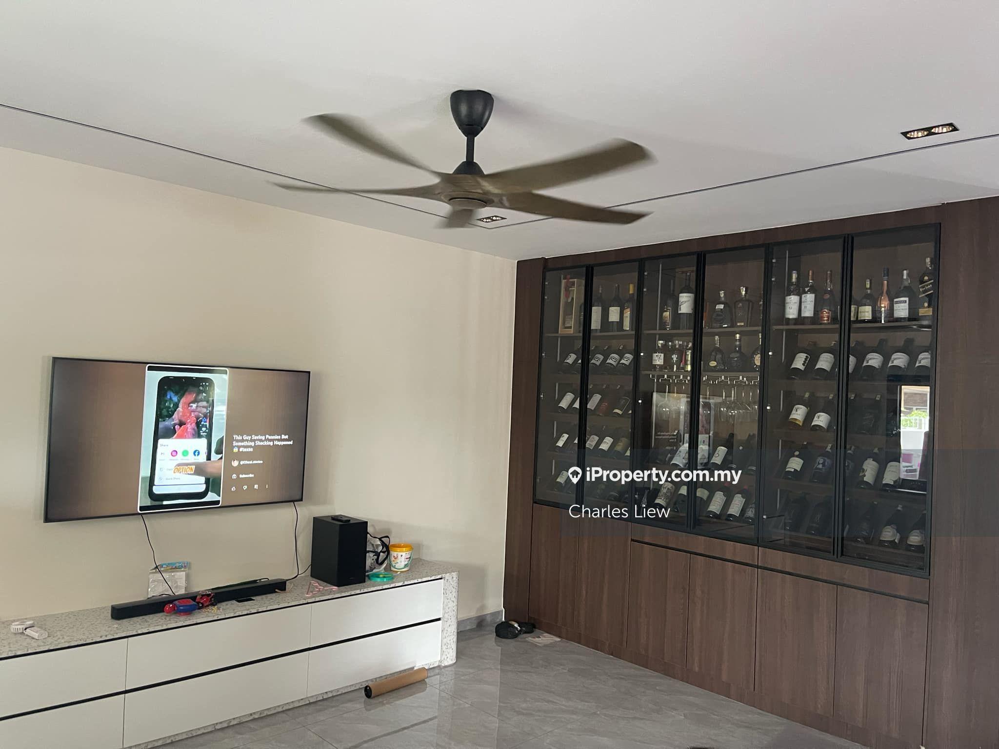 Fully Renovated Double Storey Corner Lot In Forest Height for sale