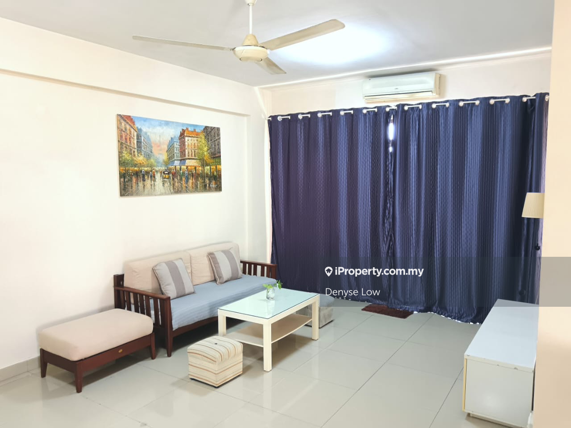 Strategic location near shops, Mrt Surian