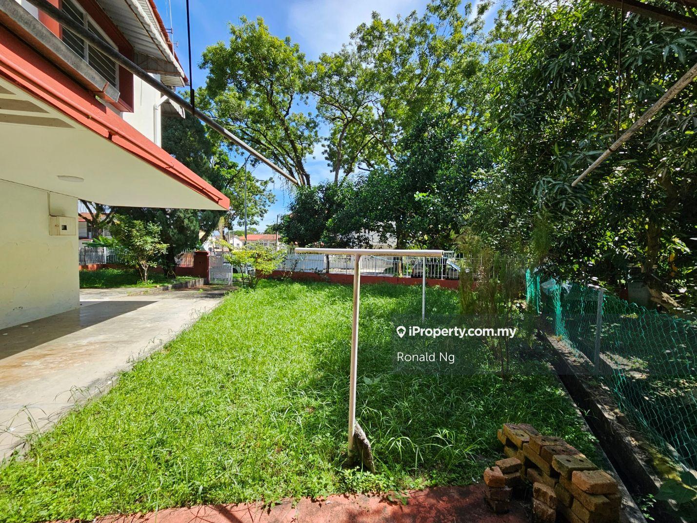 Semi-D house for Sale