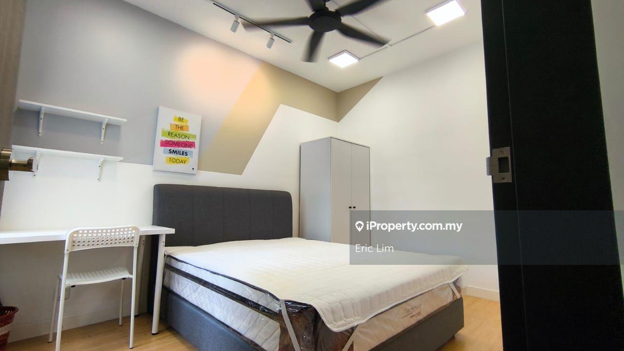 One Bed Room with Window Listing No 186