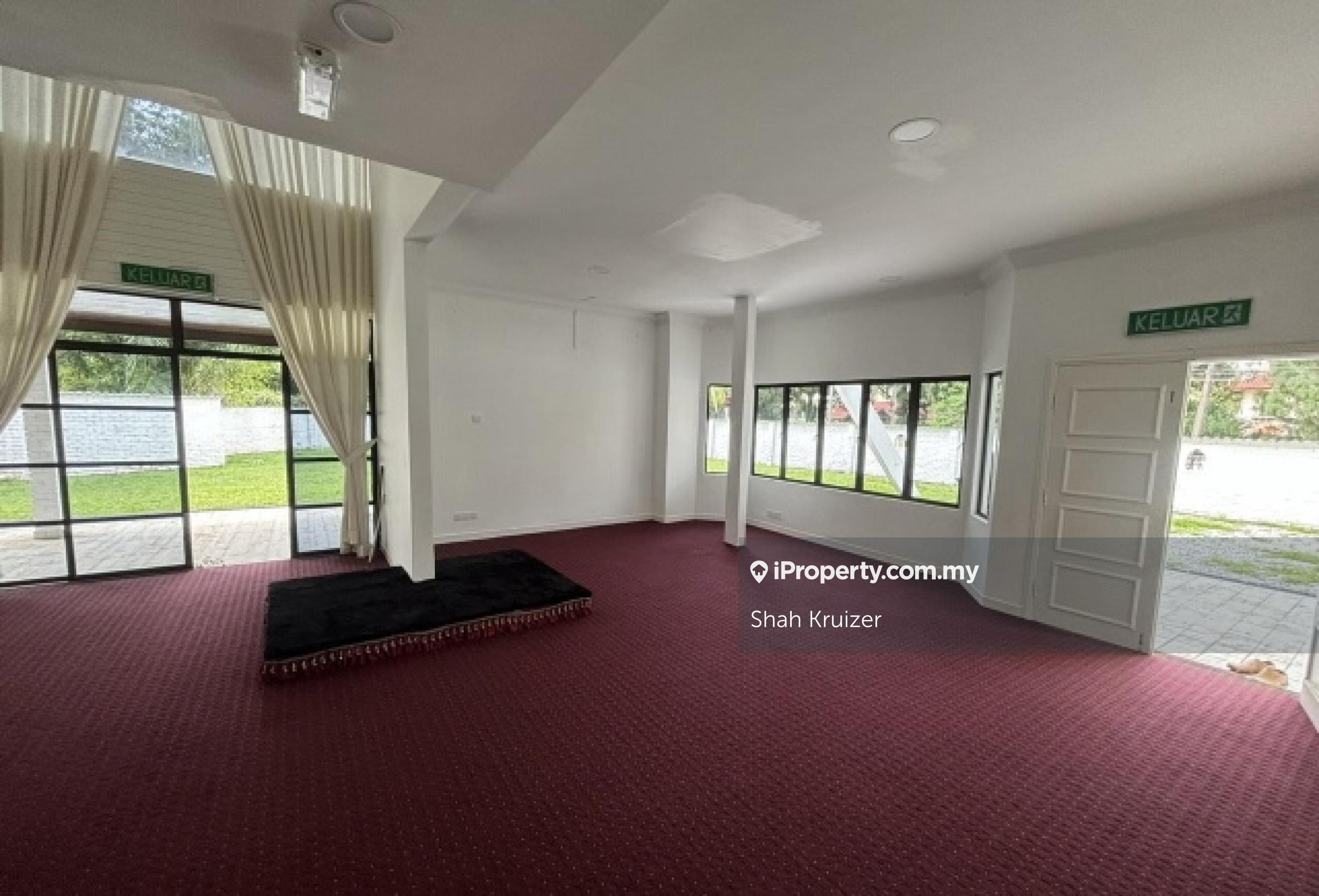 Spacious Bungalow in Ampang Near MRR2 Only Rm 9,000 per Month