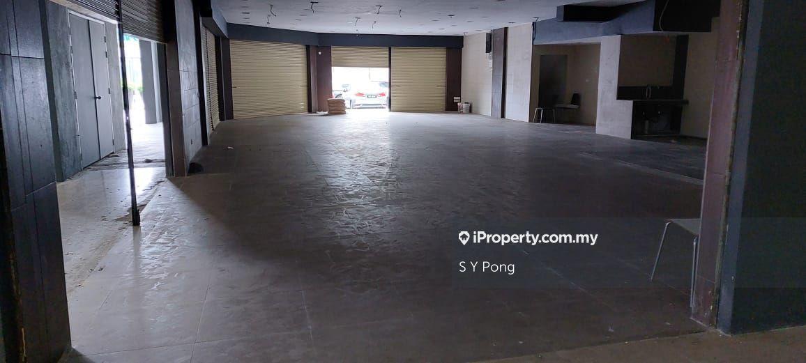 Strategic location and plenty of parking space corner shop lot 