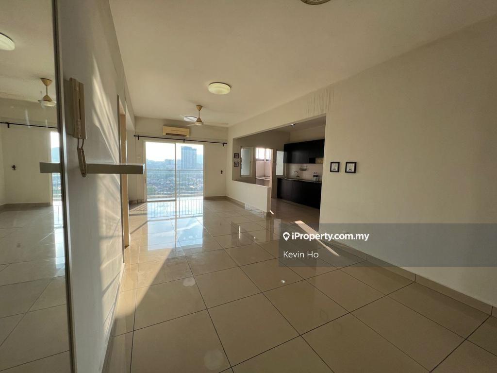 High floor unblocked view with double balcony, good condition