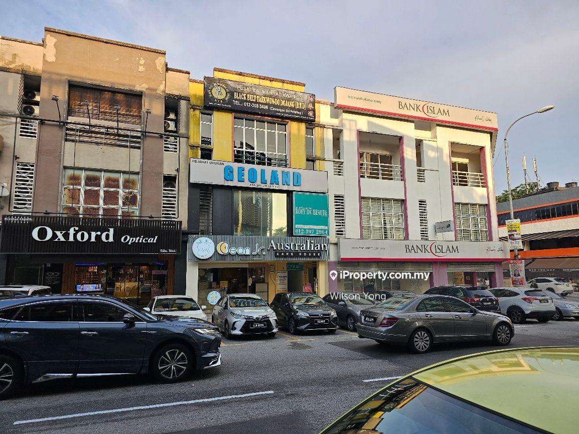 Sri petaling, 24x100 , 3sty , jalan radin bagus, Kuala Lumpur.
