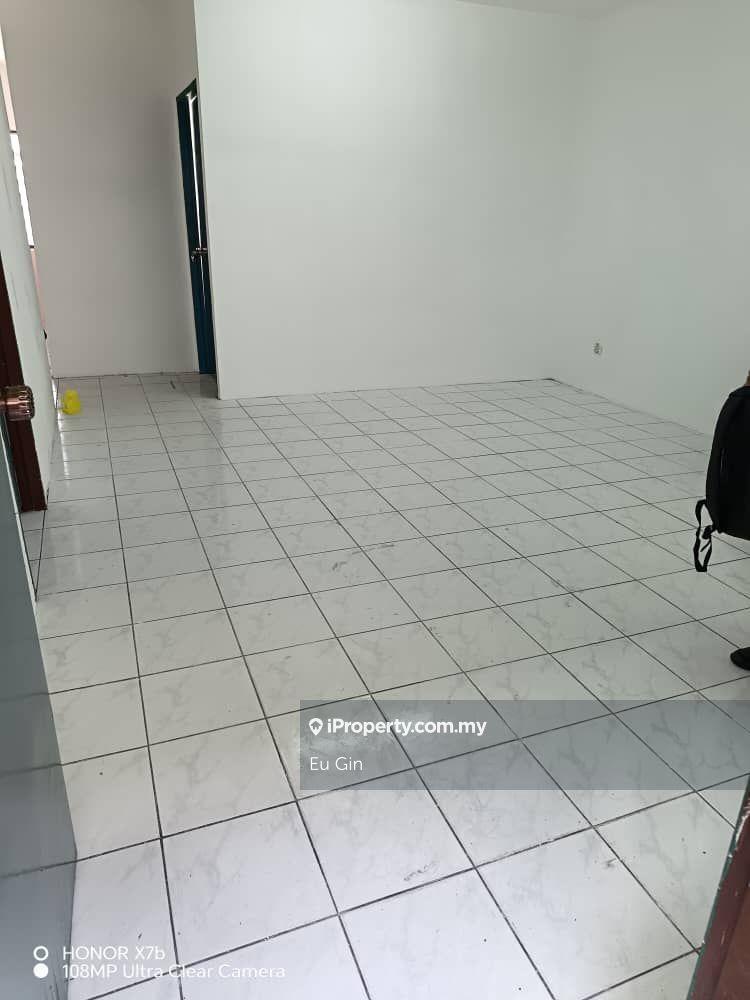 Pangsapuri Baiduri very nice unit for sale