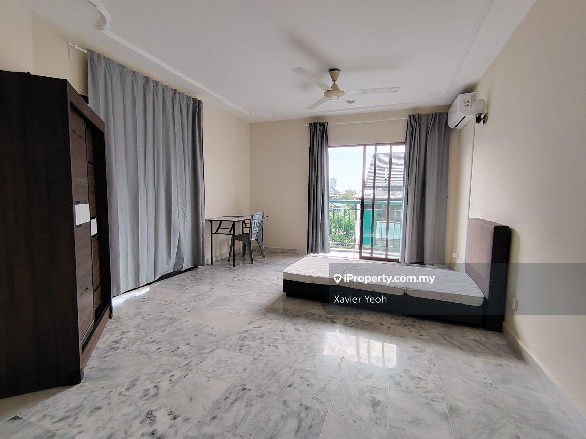 Room for rent near Midvalley, Southkey, Sentosa