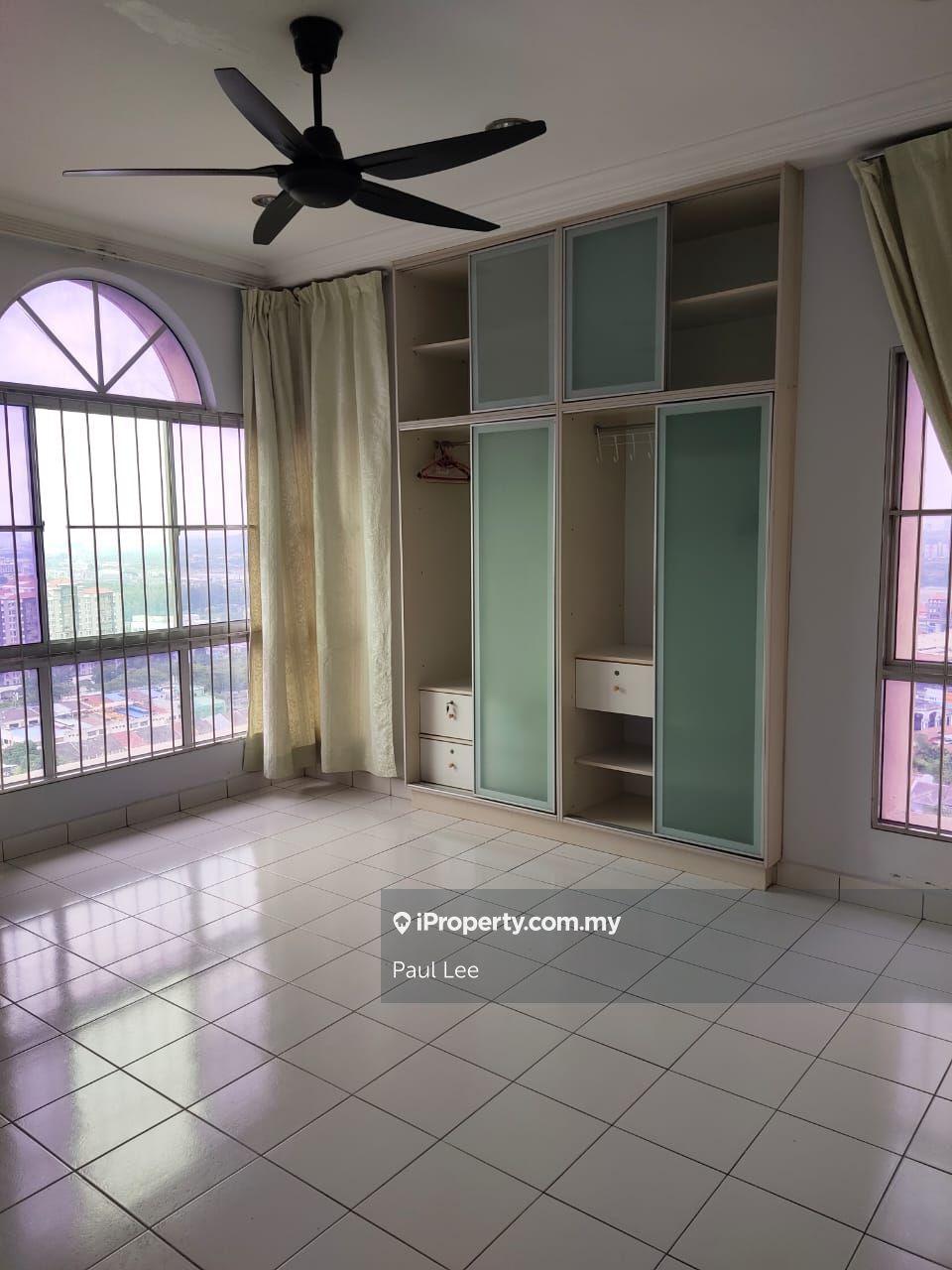 La Vista Condo Freehold 1340sf 4room 3bath Partly Furnish Puchong Jaya