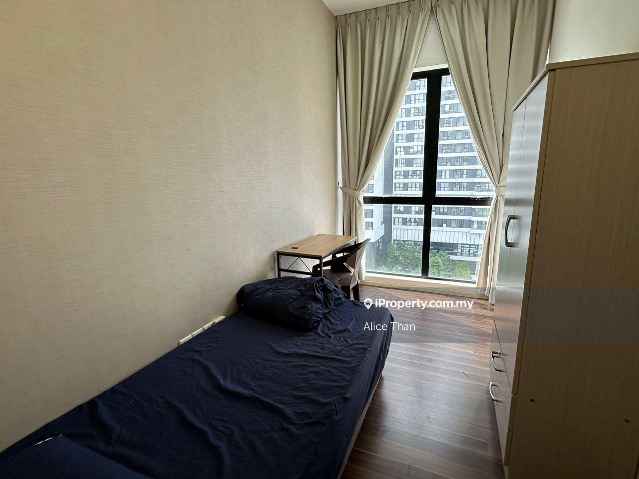 Sqwhere Super Single Room, MRT Linked