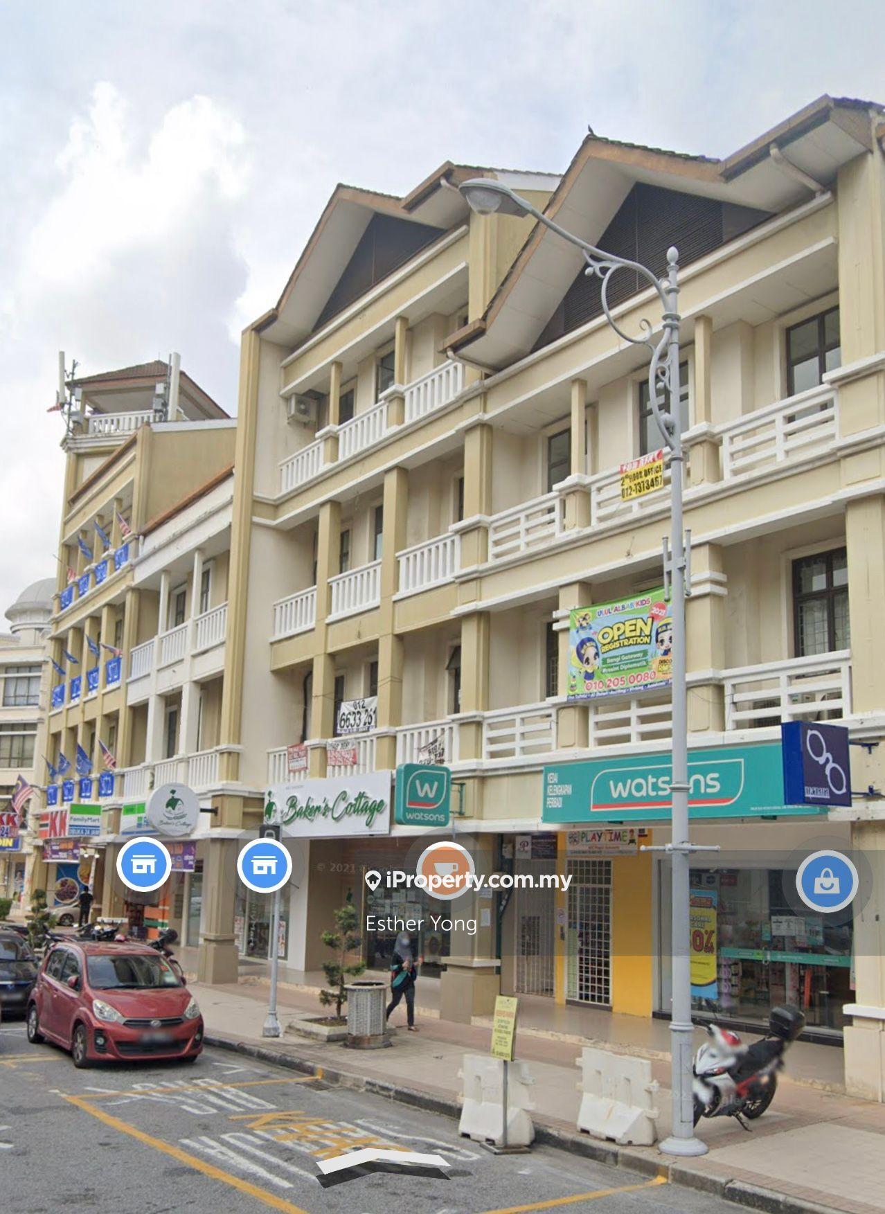 3 storey shop fully tenanted for all floor is available for sale now.