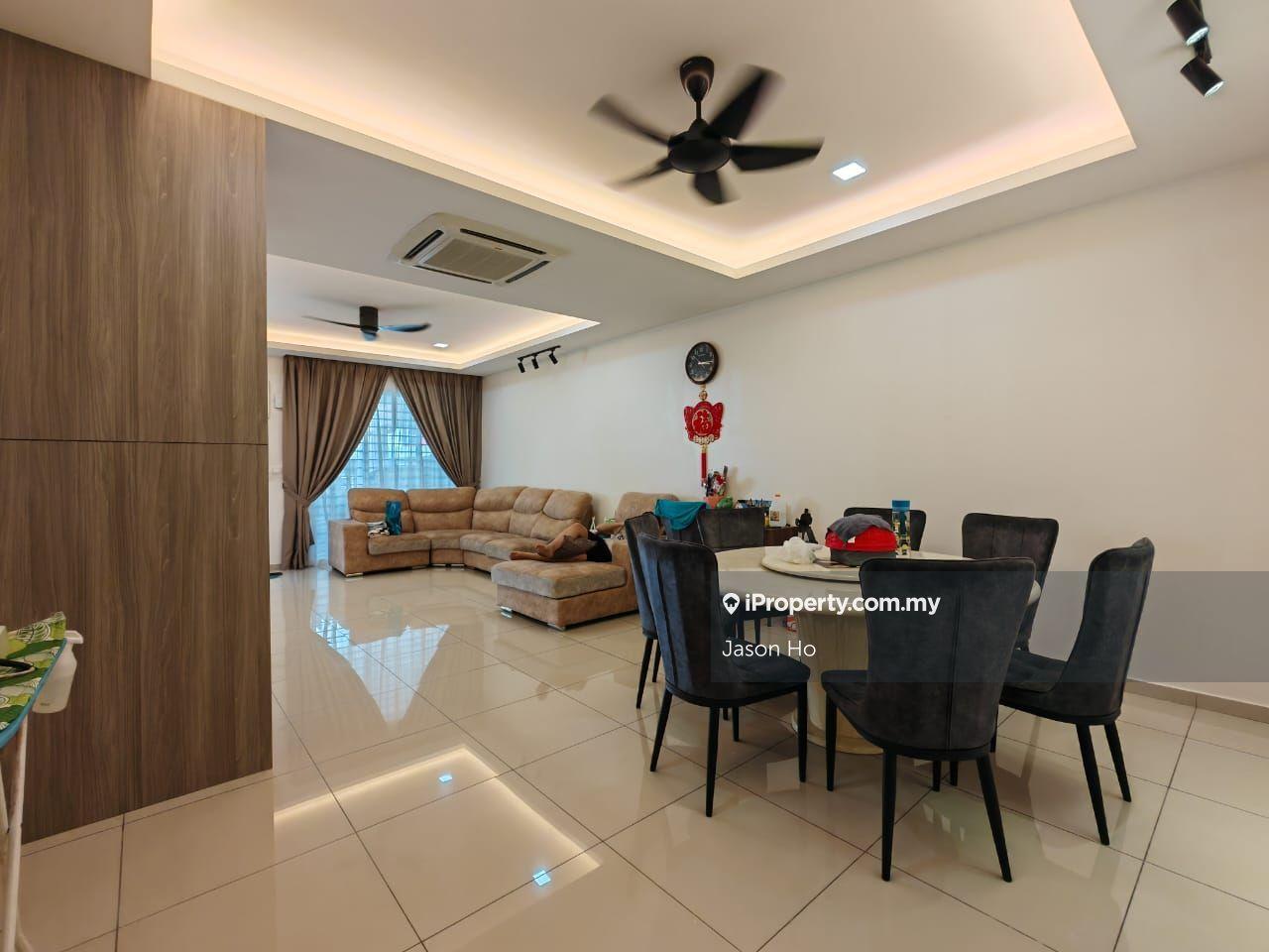 Ara Sendayan Partially Furnished 2 Storey House for Sale.