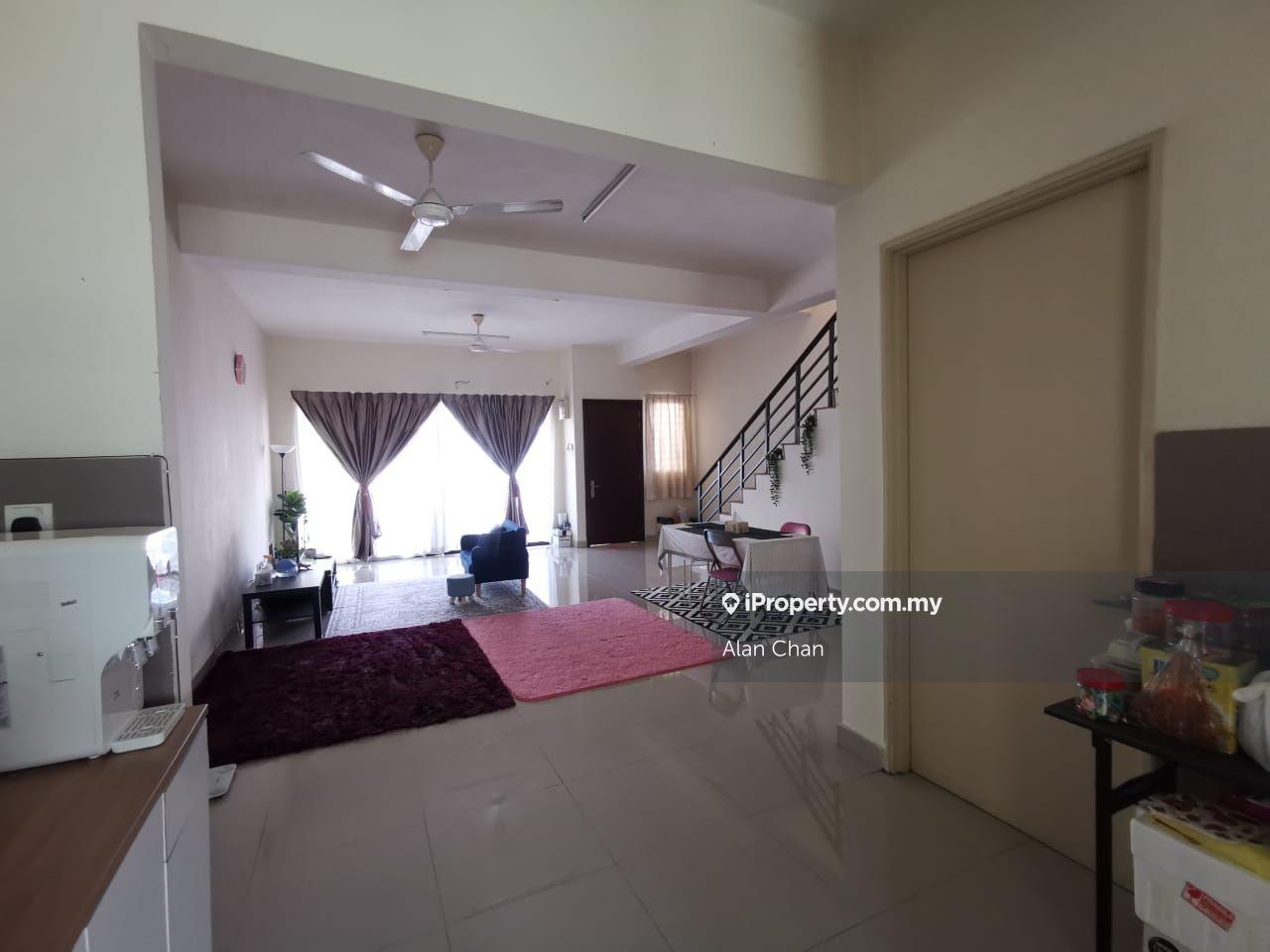 Terrace house for Sale
