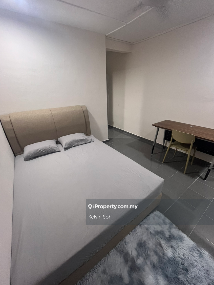 Pantai hill park room for rent