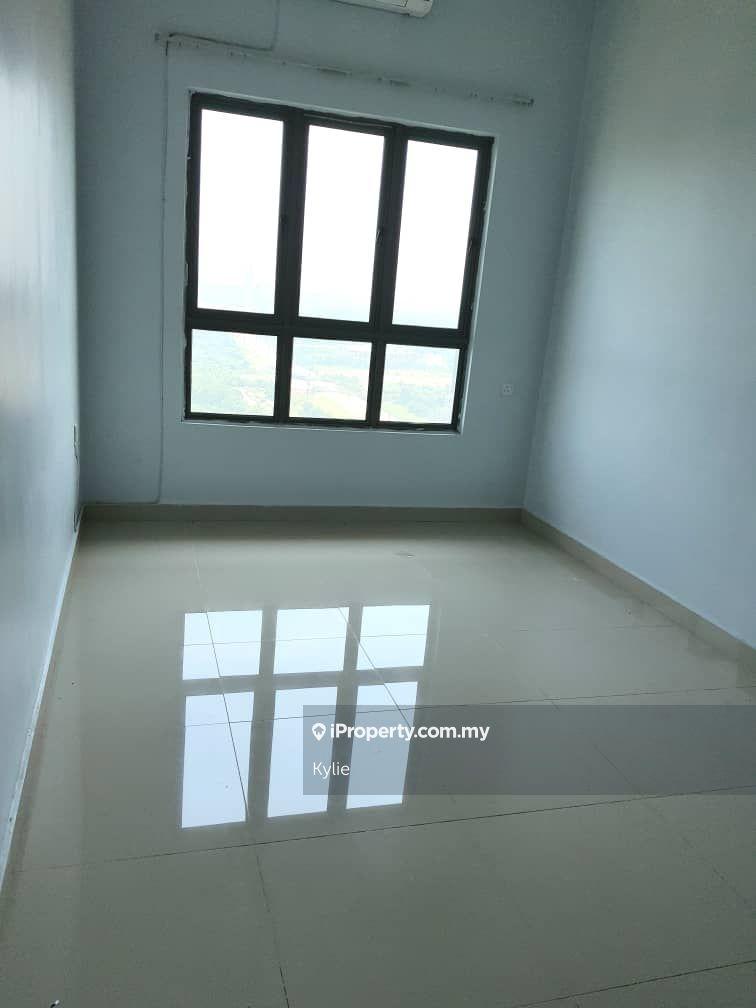 Below market price ready unit viewing anytime