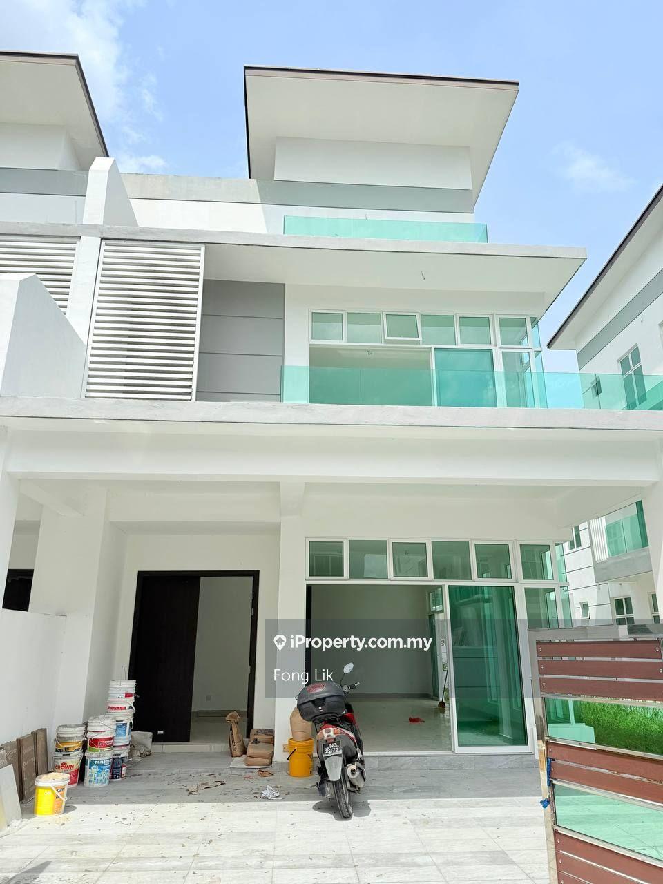 Mutiara Bestari 2 Triple Storey Cluster