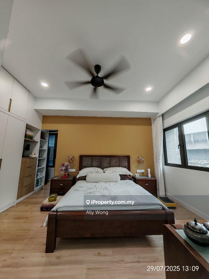 Renovated unit from top to toe