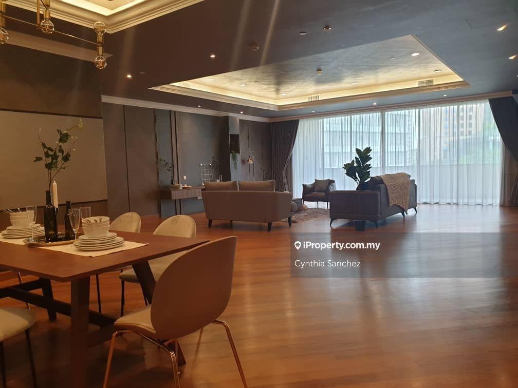 Located in city centre.  Easy access to amenities