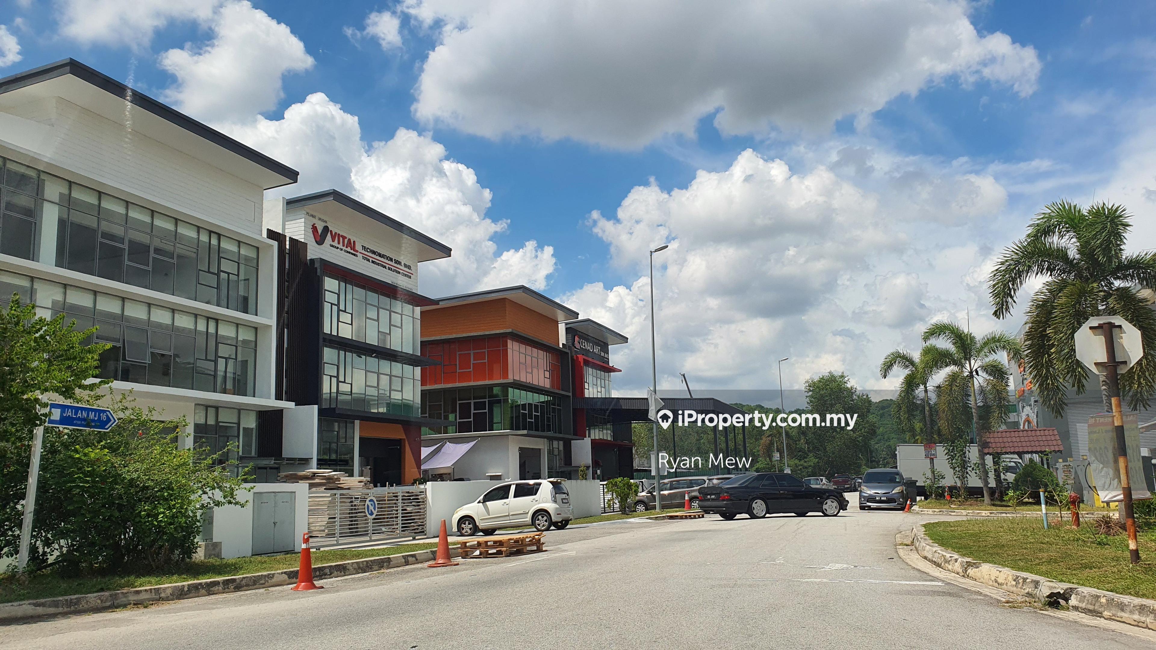 Puchong Semi-D factory for Rent